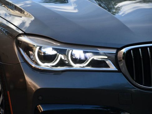 Used 2016 BMW 750i xDrive image 16