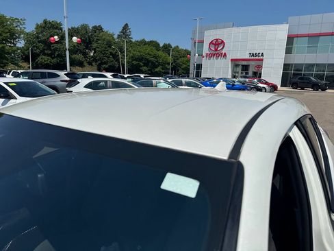 Used 2019 Toyota C-HR LE FWD image 42