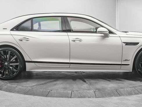 Used 2025 Bentley Flying Spur Plug-In Hybrid AWD/4WD image 5