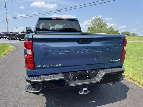 Used 2024 Chevrolet Silverado 2500 Custom w/ Custom Value Package AWD/4WD image 5