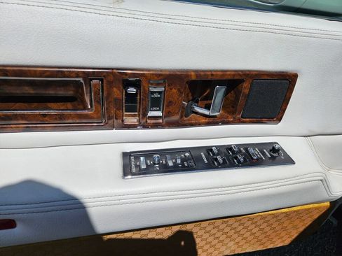 Used 1994 Cadillac Fleetwood Brougham RWD image 14