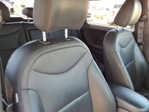 Used 2015 Kia Soul ! w/ Sun & Sound Package FWD image 12