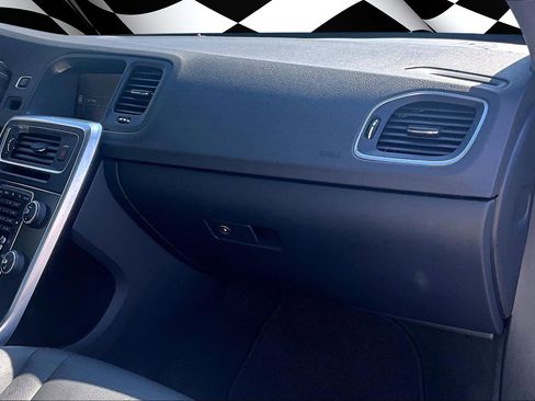 Used 2015 Volvo S60 T5 Premier image 15