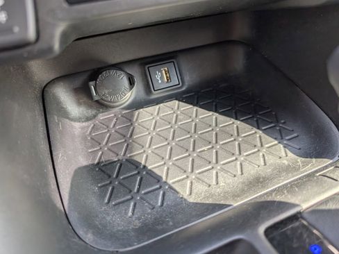 Used 2023 Toyota RAV4 XLE w/ Convenience Package image 16