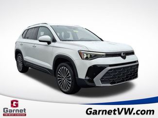 New 2025 Volkswagen Taos SE video 1