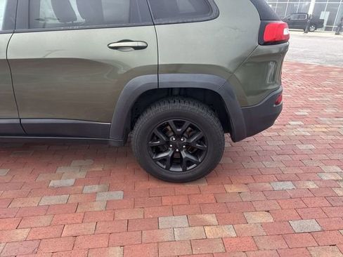 Used 2018 Jeep Cherokee Trailhawk w/ Quick Order Package 27L AWD/4WD image 6
