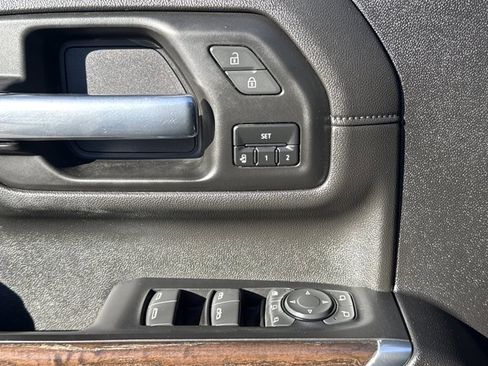 Used 2023 GMC Sierra 2500 Denali w/ Denali Black Diamond Edition image 20