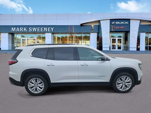 Used 2024 GMC Acadia Elevation w/ Luxury Package AWD/4WD image 9