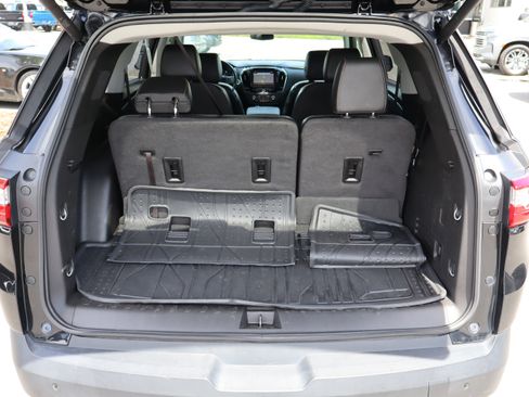 Used 2019 Chevrolet Traverse RS w/ LPO, Floor Liner Package AWD/4WD image 35