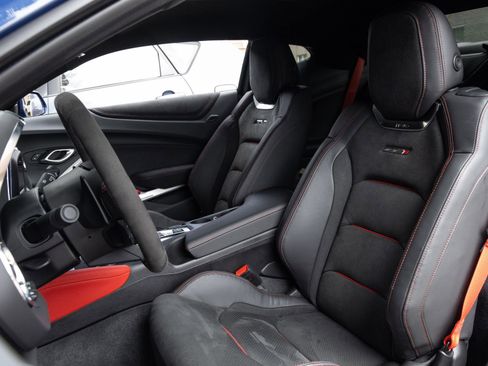 Used 2024 Chevrolet Camaro ZL1 RWD image 5