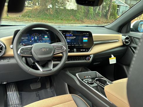 New 2026 Chevrolet Equinox ACTIV w/ Convenience Package III image 16