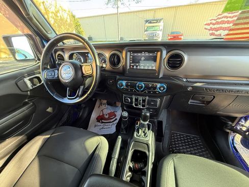 Used 2018 Jeep Wrangler Unlimited Sport S AWD/4WD image 14
