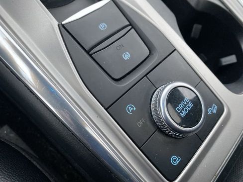 Used 2020 Ford Explorer XLT w/ Equipment Group 202A image 16