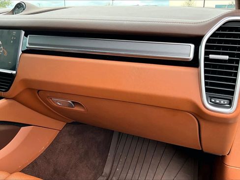 Used 2023 Porsche Cayenne Turbo image 18