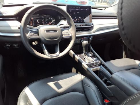 Used 2025 Jeep Compass Limited AWD/4WD image 7