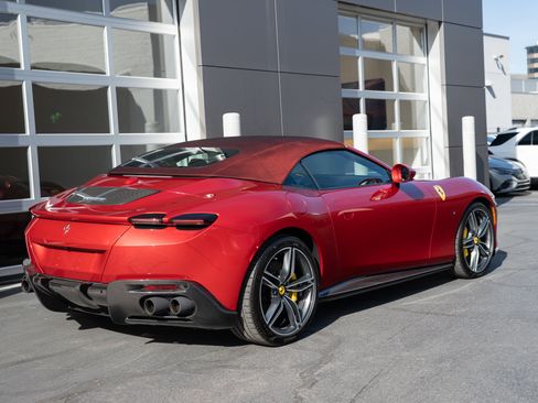 Used 2024 Ferrari Roma Spider image 12