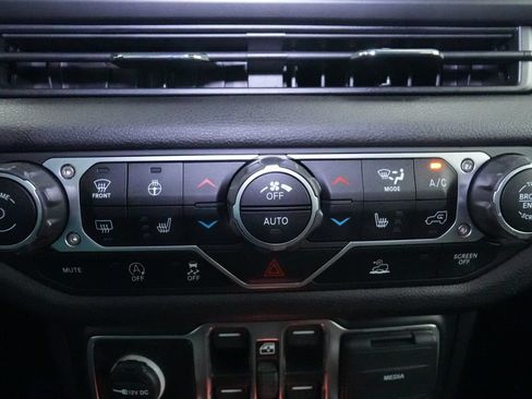Used 2024 Jeep Wrangler Unlimited Sport AWD/4WD image 34