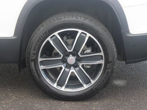 Used 2023 GMC Acadia SLT w/ Preferred Package FWD image 18