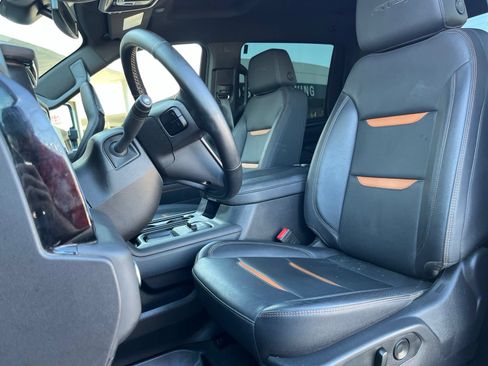 Used 2025 GMC Sierra 2500 AT4 AWD/4WD image 8