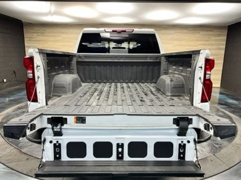 Used 2025 Chevrolet Silverado 1500 ZR2 w/ Technology Package AWD/4WD image 21