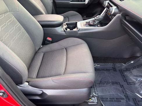 Certified 2021 Toyota RAV4 SE image 36