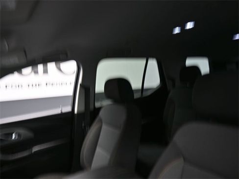 Used 2020 Chevrolet Traverse LT image 17