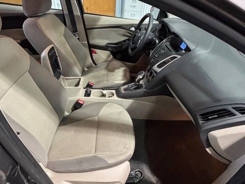 Used 2014 Ford Focus SE image 6