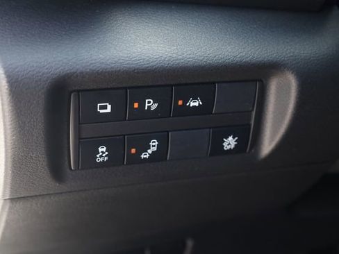 Certified 2025 Nissan Kicks Play S FWD image 9