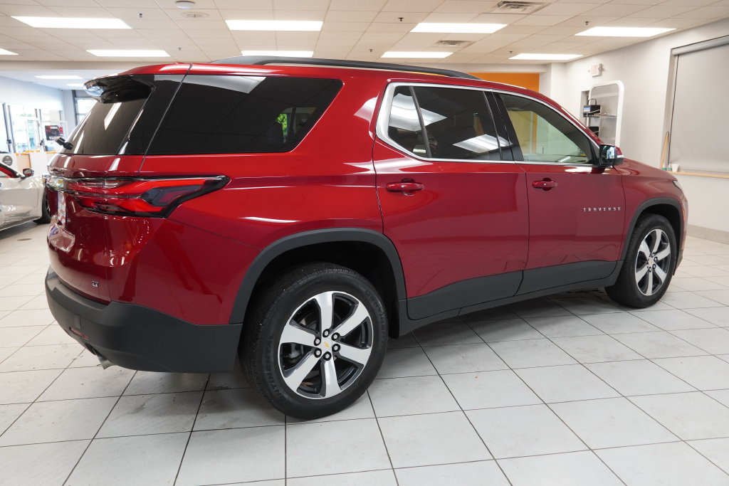 Used 2023 Chevrolet Traverse LT w/ LT Premium Package AWD/4WD image 18