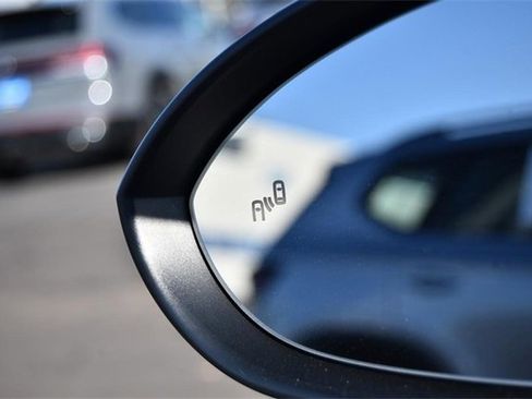 Certified 2025 Volkswagen Jetta SE w/ Sunroof Package image 10