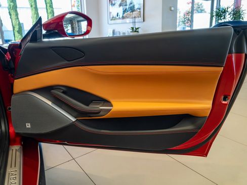 Used 2022 Ferrari Portofino M RWD image 25