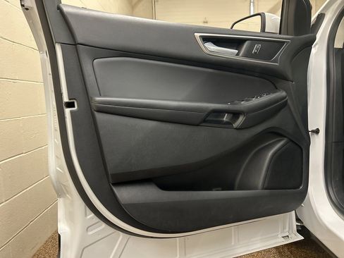 Used 2024 Ford Edge SEL image 13