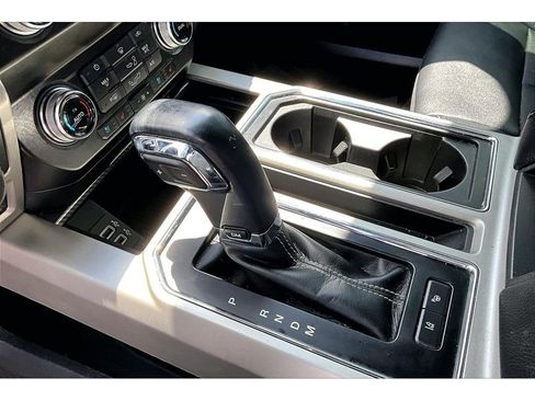Used 2020 Ford F150 Lariat w/ Equipment Group 502A Luxury AWD/4WD image 18