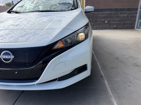 Used 2025 Nissan Leaf S FWD image 11