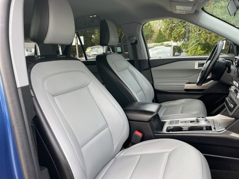 Used 2021 Ford Explorer XLT w/ Equipment Group 202A image 15