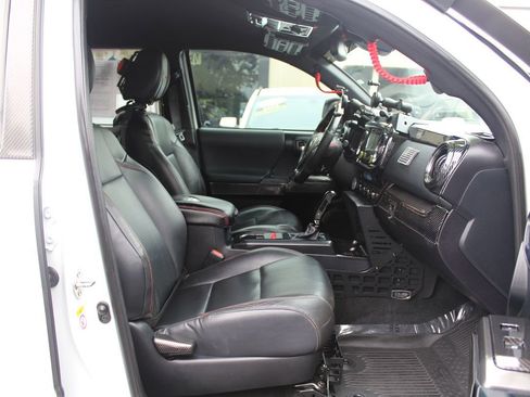 Used 2018 Toyota Tacoma TRD Pro AWD/4WD image 51