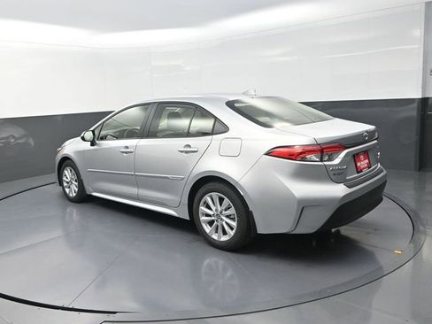 Used 2026 Toyota Corolla LE FWD image 9