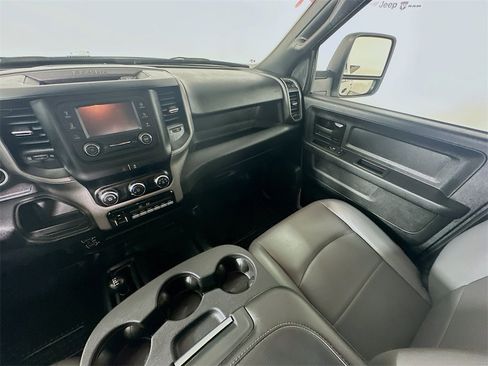 Used 2024 RAM 3500 Tradesman w/ Chrome Appearance Group image 11