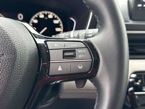 Certified 2025 Honda Pilot EX-L image 8