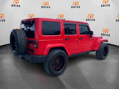 Used 2015 Jeep Wrangler Unlimited Sahara AWD/4WD image 5