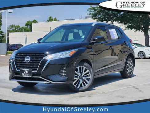 Used 2023 Nissan Kicks SV FWD image 1