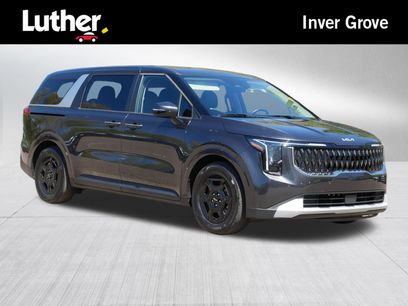 Used 2025 Kia Carnival