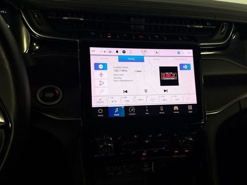 Used 2022 Jeep Grand Cherokee Overland w/ Advanced Protech Group III AWD/4WD image 20