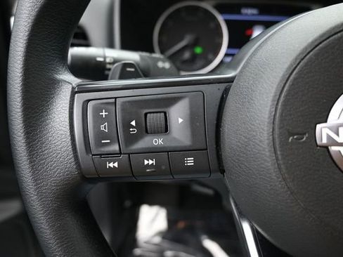 Used 2024 Nissan Rogue SV FWD image 14