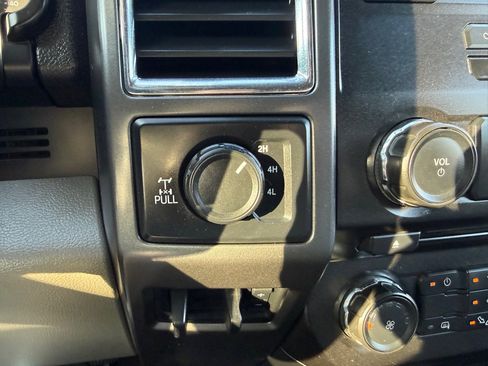 Used 2017 Ford F250 XLT w/ XLT Value Package AWD/4WD image 29