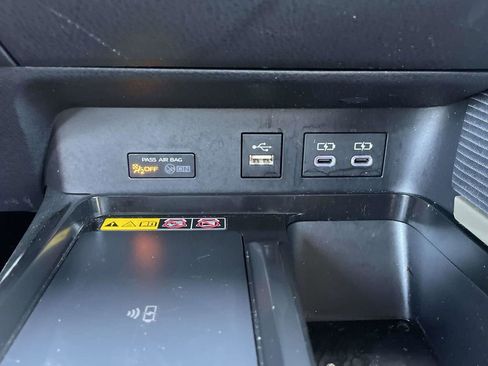 Used 2025 Toyota Camry SE w/ Convenience Package FWD image 38