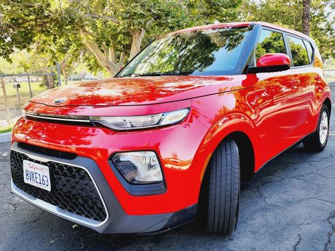 Used 2021 Kia Soul S image 3