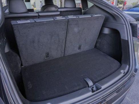Used 2024 Tesla Model Y Long Range AWD/4WD image 30