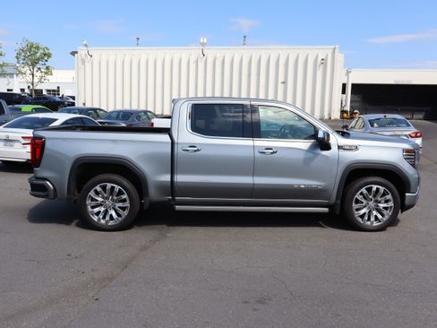 Used 2025 GMC Sierra 1500 Denali w/ Denali Reserve Package AWD/4WD image 11