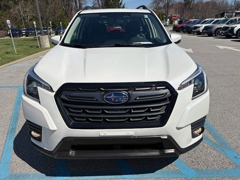 Used 2022 Subaru Forester Limited image 3